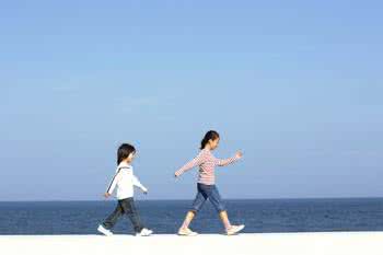 慢病防治 走出一个好身体：步行是防治慢病有效方式