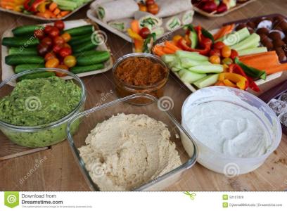 在饭店的走廊sod番号 桌上有饭,廊前有雨 转载