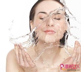 白醋洗脸的正确方法 白醋洗脸的正确方法 白醋洗脸有什么坏处