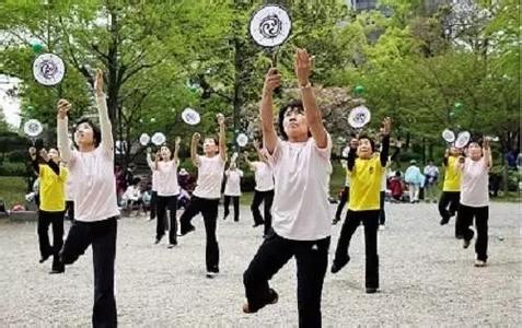 大妈在家跳广场舞漏缝 论中国广场舞大妈在日本生存的可能性