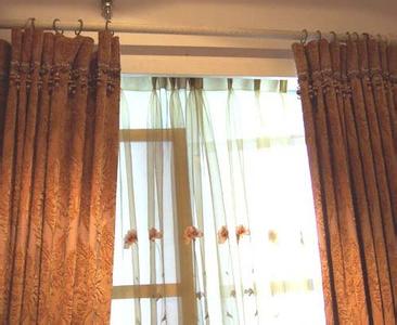 带环的窗帘清洗小技巧 窗帘的清洗技巧 窗帘怎么清洗