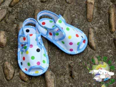 做布拖鞋的方法与图样 小巧可爱的宝宝布凉鞋【有图样和制作过程】