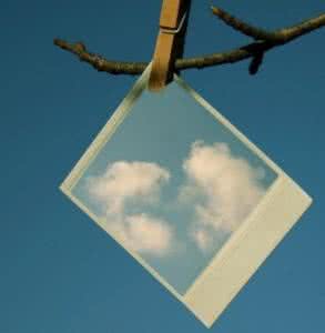 当风吹起的时候 不经意间，记忆的碎片被风吹起