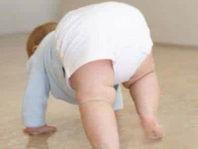 相互摸外生殖器 宝宝总摸自己的生殖器怎么办？