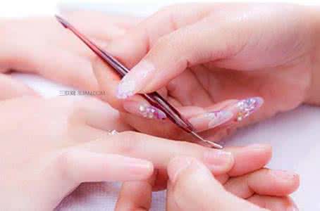 美甲技巧 美甲去死皮 美甲去死皮技巧