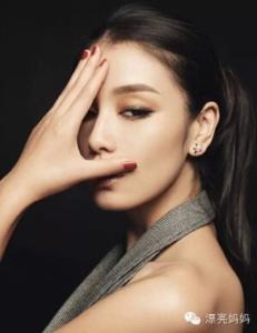 恋爱两个月是一道坎 女生到了25岁,该过的一道坎~