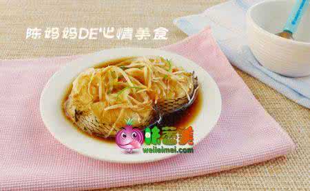 鲜榨洋葱汁的做法 吃鱼讲究的是一个鲜字 葱浇鳕鱼