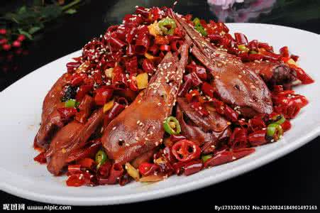 香辣鸭头的做法 香辣鸭头（做法附图）*