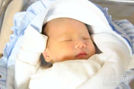新生儿一般一天吃多少 新生儿一天要喝多少奶