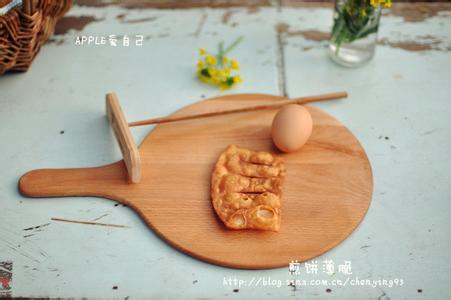 煎饼果子薄脆做法 转载 【在家自己做更健康  煎饼薄脆做法】。