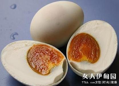 咸鸭蛋腌臭了还能吃吗 咸鸭蛋腌臭了还能吃吗 咸鸭蛋那么咸还能吃吗?