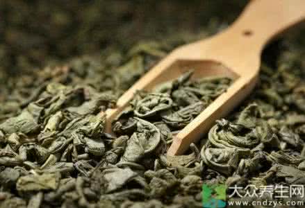 茶叶枕头的功效与作用 茶叶枕头的功效与作用 茶叶枕头有什么作用 茶叶枕头有什么功效