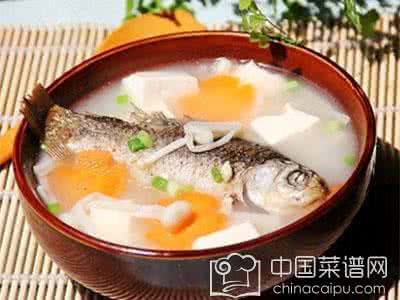鱼汤怎么炖白 鱼汤怎么炖白 教您轻松炖出美味的鱼汤