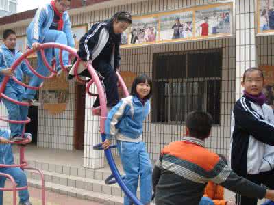 恰如其分的自尊 如何帮助孩子建立恰如其分的自尊