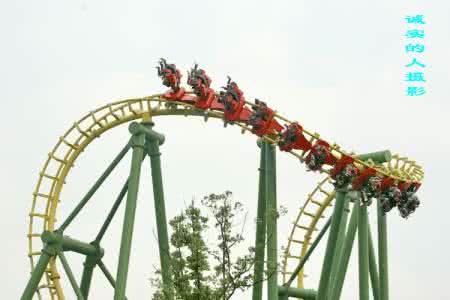 成都欢乐谷主题公园 成都欢乐谷主题公园 《欢乐公园》主题游戏桌,这个搭建工程太棒了 .