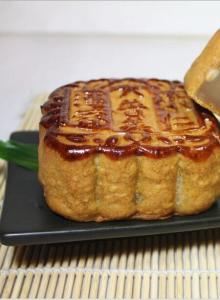 蛋黄月饼的做法 黑糖蛋黄月饼的做法