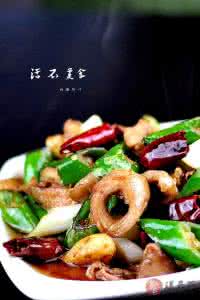 酸菜粉条的做法 青椒干煸肥肠的做法