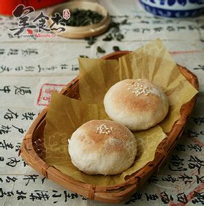 黑芝麻酥饼 黑芝麻酥饼和奶茶的做法