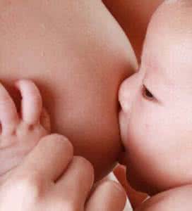 不要错过机会 不要错过给宝宝喂养初乳的机会