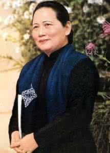 宋庆龄为啥叫名誉主席 宋庆龄是共和国名誉主席,毛主席竟特批她一件如此特殊的事