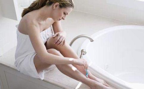 月经期间可以洗头吗 【来月经能洗头吗】女性来月经期间可以洗头吗经期怎样洗头才好_来月经能洗头吗