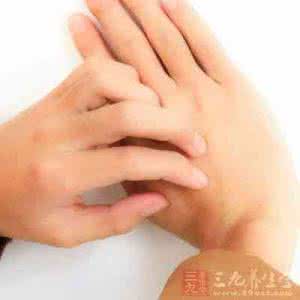 身体多处出现红斑瘙痒 女人身体一处痒千万不能碰