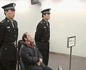 刘晓庆出狱 刘晓庆坐牢出狱照片 坐牢三年,出狱后却送狱长一部劳斯莱斯!值得每个人深思!