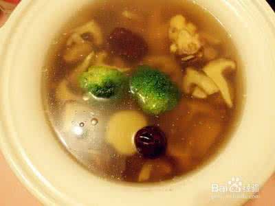 补血益气乌鸡汤 益气补血养生汤----香菇鸡汤