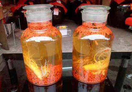 女人血气不足来月经 贫血怎么办 5款药酒方轻松治疗女人血气不足