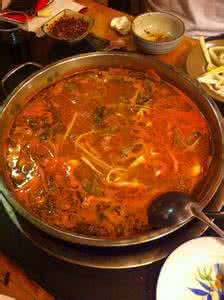 贵州凯里酸汤鱼 贵州凯里酸汤鱼的做法 贵州老凯里酸汤鱼宅吉店服务差 蟑螂满地跑