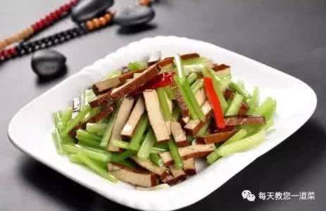素炒芹菜的做法大全 素炒芹菜的做法大全 这样吃健康美味
