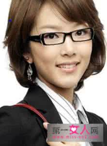 达叔爆头四眼妹 “四眼妹”必学 6大美妆技巧放大双眼