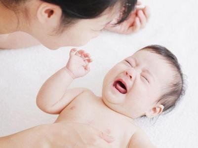 宝宝哭闹妈妈有妙招 宝宝总是夜间哭闹？其实是妈妈有问题