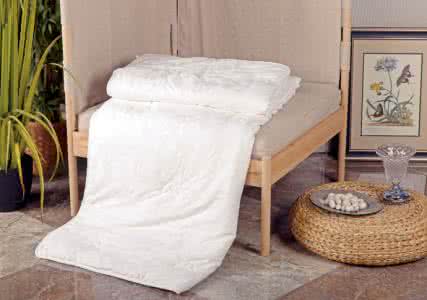 多喜爱蚕丝被 蚕丝被 挑选 教你怎么挑选多喜爱床品蚕丝被