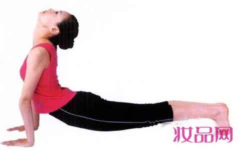 对颈椎好的瑜伽动作图 教你两组简易瑜伽动作 摆脱颈椎问题