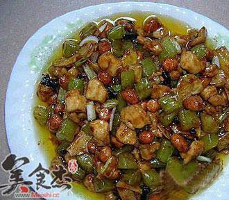 宫保鸡丁和宫爆鸡丁 宫保鸡丁(宫爆鸡丁)做法详细图解