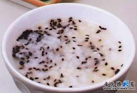 45岁白发变黑发食疗 少年白头四款营养食疗还您黑发