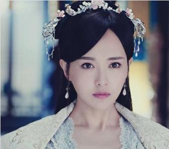 锦绣未央为啥花落唐嫣 锦绣未央为啥花落唐嫣 唐嫣《锦绣未央》红唇妆 做一个性感的“坏女人”