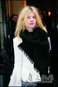 中分齐肩发型 中分、齐肩发型火了!看看明星都这样