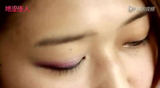 狂野时速女主角是谁 狂野性感party主角电眼妆