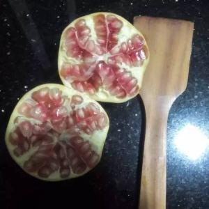 番石榴的吃法 厨房DIY 石榴正确吃法 技能GET!