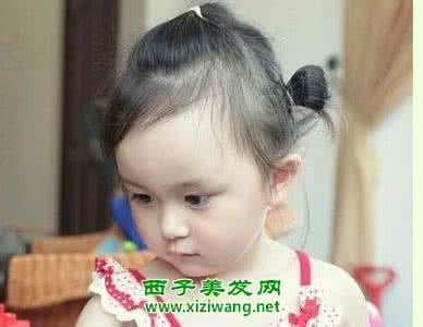 小女孩发型绑扎方法 怎么给小女孩扎头发 小女孩发型绑扎方法
