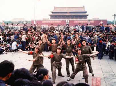 忠字舞 文革时期的“忠字舞”曾迷倒一大批革命群众