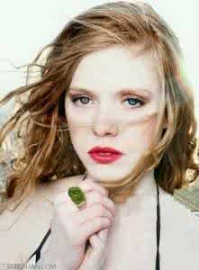 佩戴大明咒金饰品禁忌 女性佩戴饰品几大禁忌