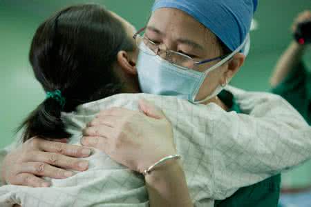 生宝宝难产痛苦视频 产痛是宝宝出生前的准备