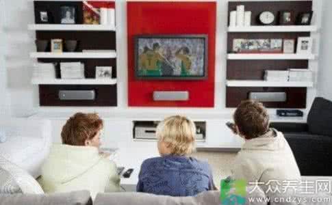 6招解决孩子每天粘着看电视的坏习惯