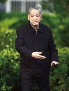 站桩促进气血运行 路氏站桩导气血，益精补元体康健