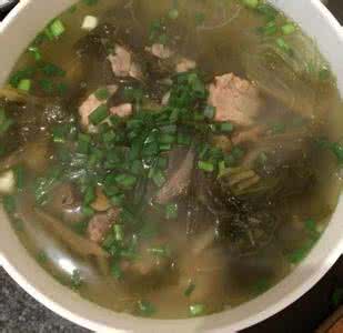 酸菜排骨汤的做法 排骨酸菜粉丝汤的做法