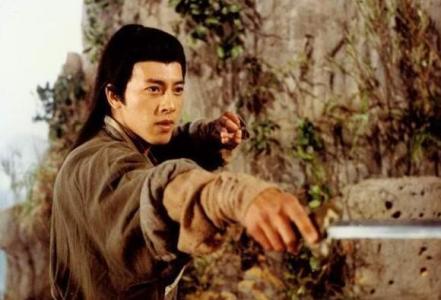 岳不群为什么恨令狐冲 为什么我们都爱令狐冲？