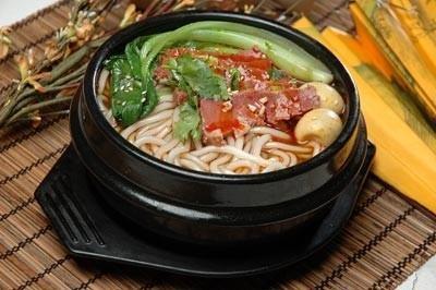 姐弟砂锅土豆粉的做法 砂锅土豆粉的做法 凉拌土豆粉的做法